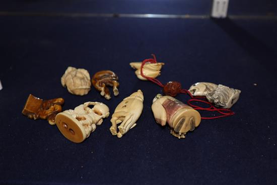 An ivory / resin netsuke